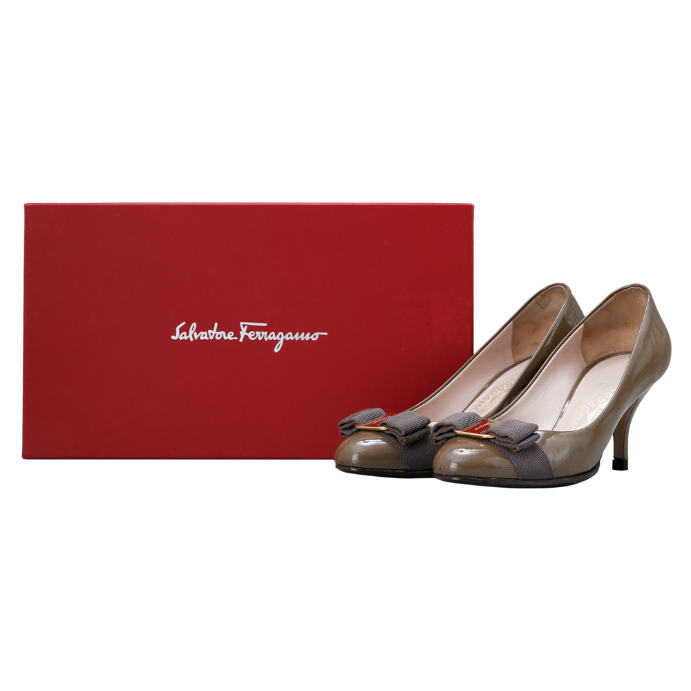 FERRAGAMO(USED)페레가모 바라리본 펌프스 카키
