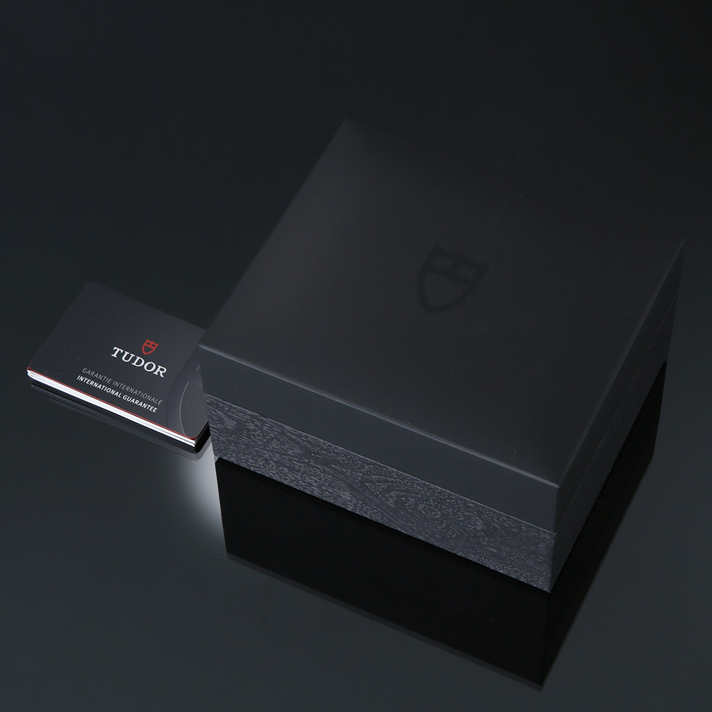 TUDOR(USED)튜더 블랙베이