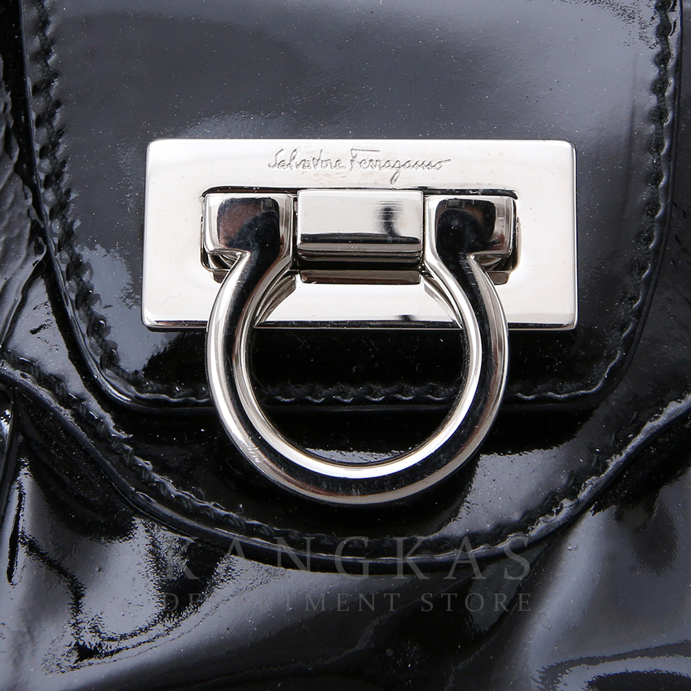 FERRAGAMO(USED)페레가모 간치니 페이던트 토트