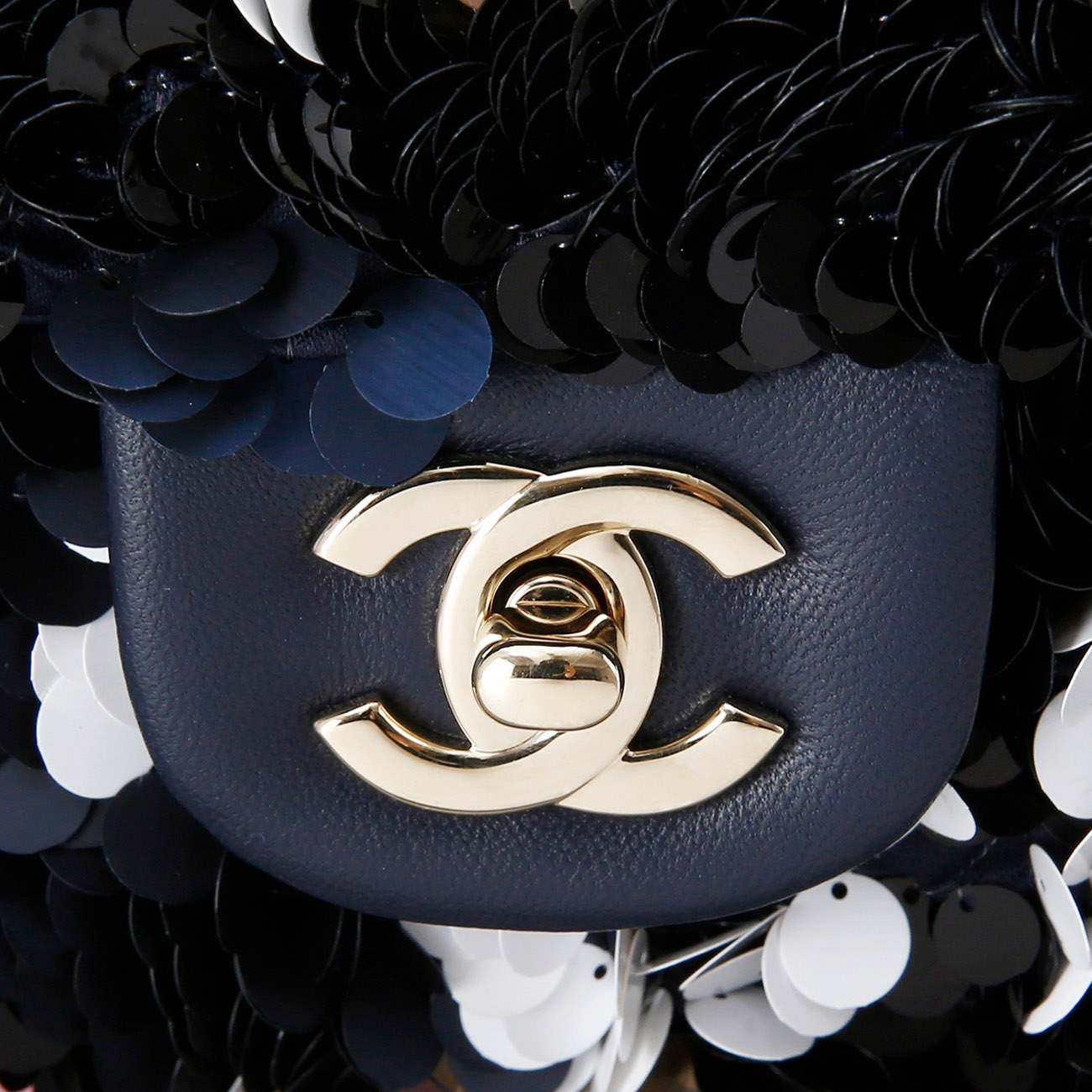 CHANEL(USED)샤넬 스팽글장식 체인숄더