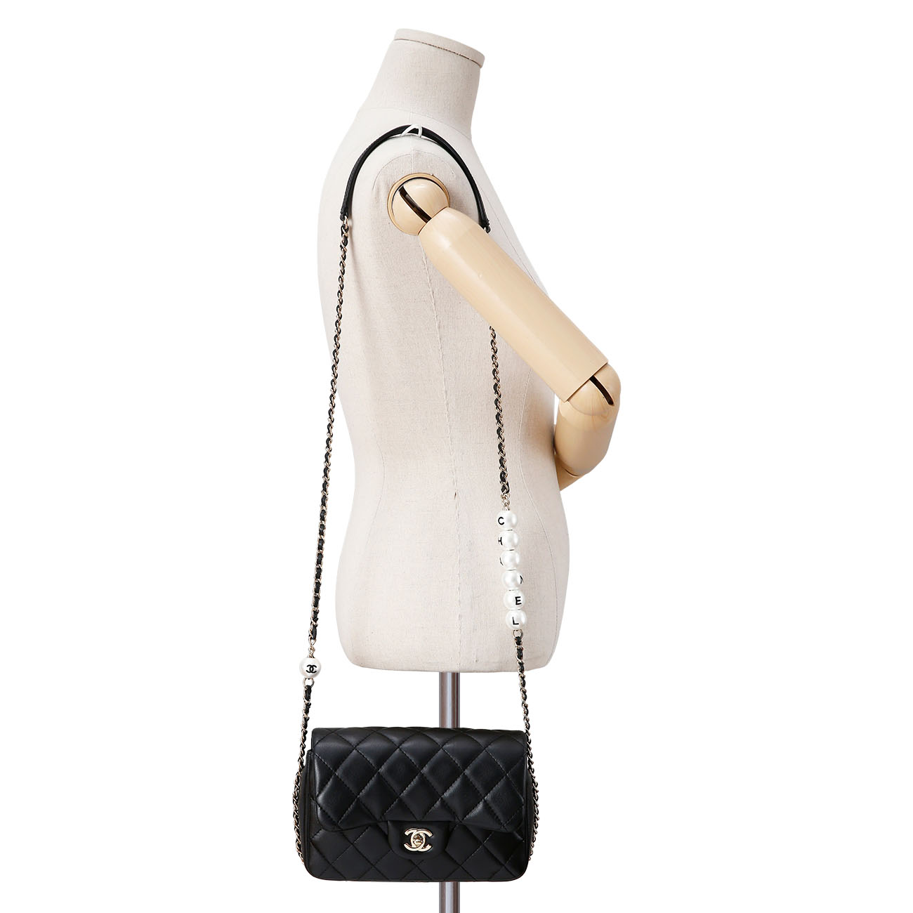 CHANEL(USED)샤넬 클래식 램스킨 뉴미니 시즌 진주 크로스백