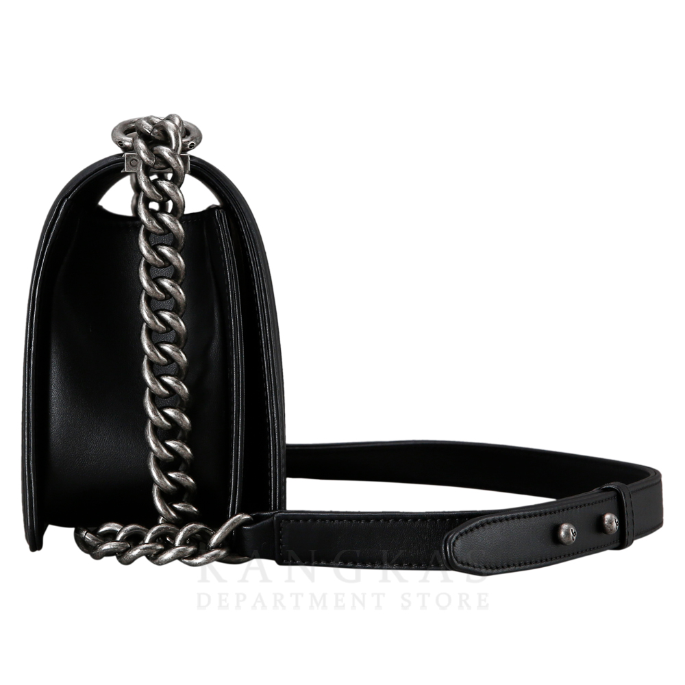 CHANEL(USED)샤넬  보이샤넬 램스킨 미듐