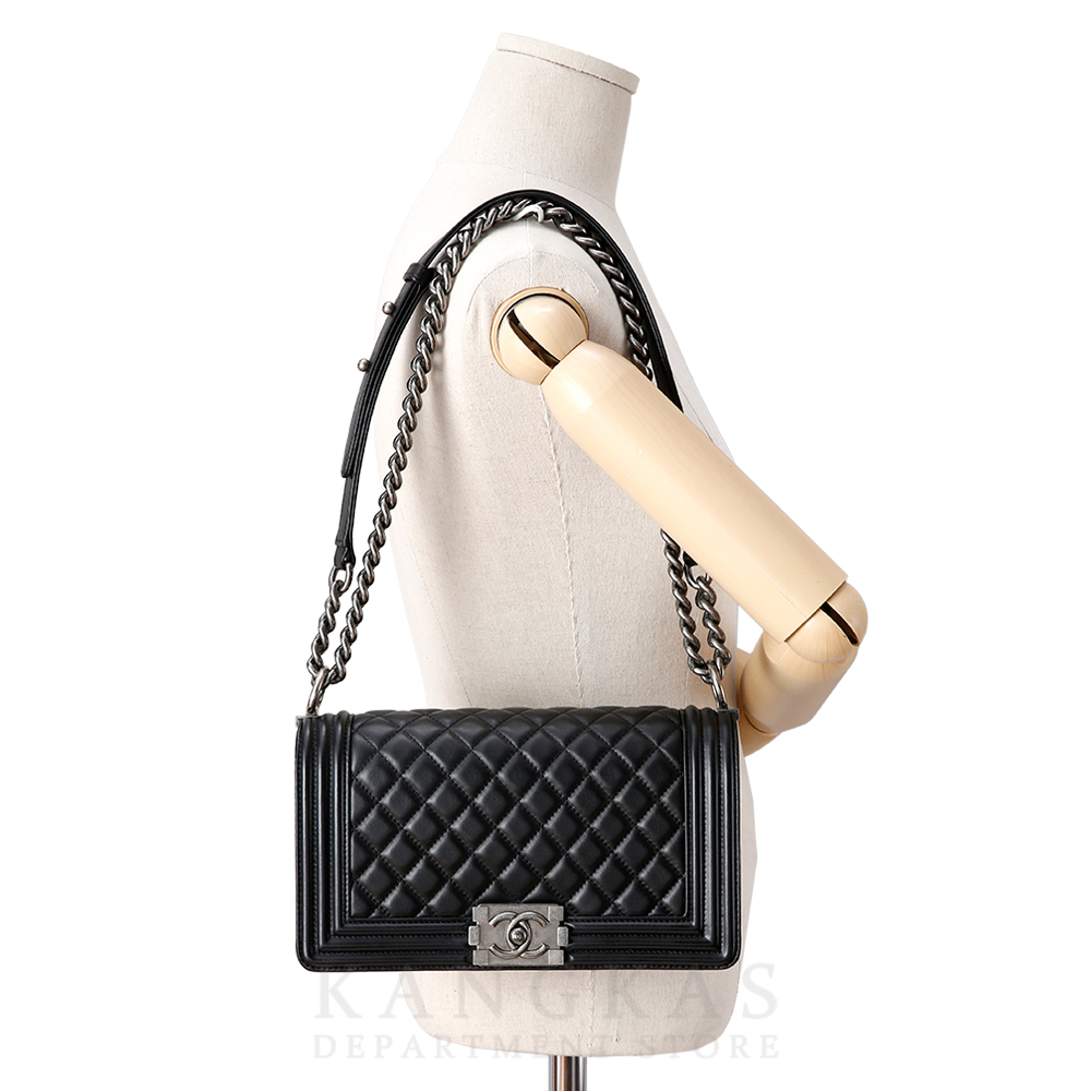 CHANEL(USED)샤넬  보이샤넬 램스킨 미듐