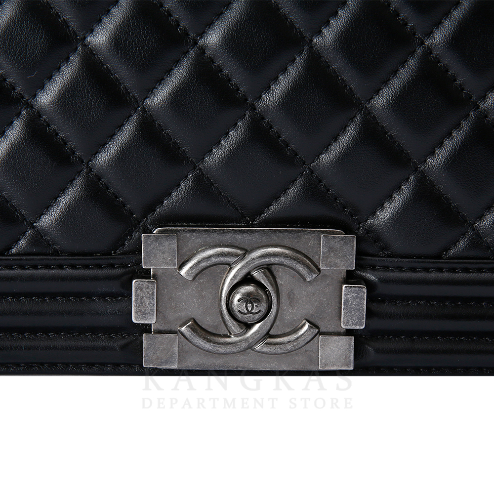 CHANEL(USED)샤넬  보이샤넬 램스킨 미듐