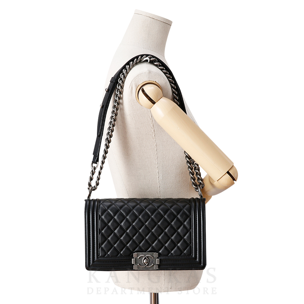 CHANEL(USED)샤넬  보이샤넬 램스킨 미듐
