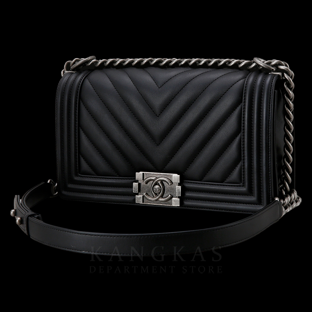 CHANEL(USED)샤넬  보이샤넬  쉐브론 미듐