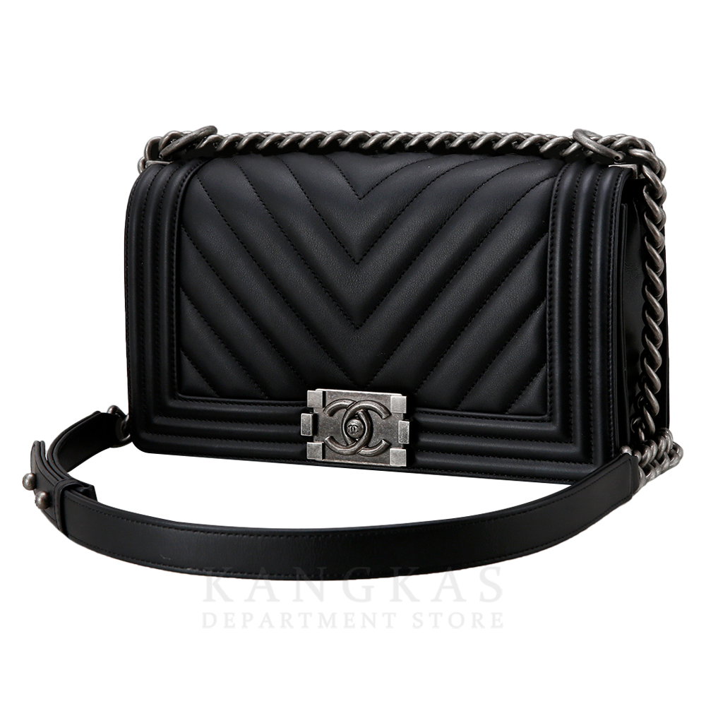 CHANEL(USED)샤넬  보이샤넬  쉐브론 미듐