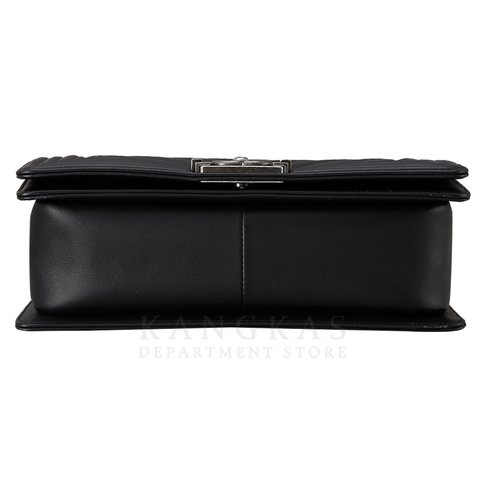 CHANEL(USED)샤넬  보이샤넬  쉐브론 미듐