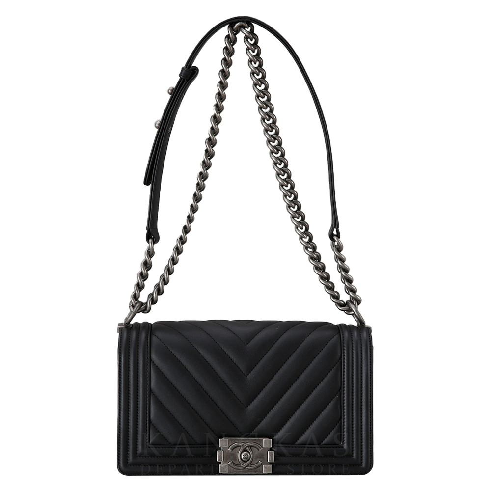 CHANEL(USED)샤넬  보이샤넬  쉐브론 미듐