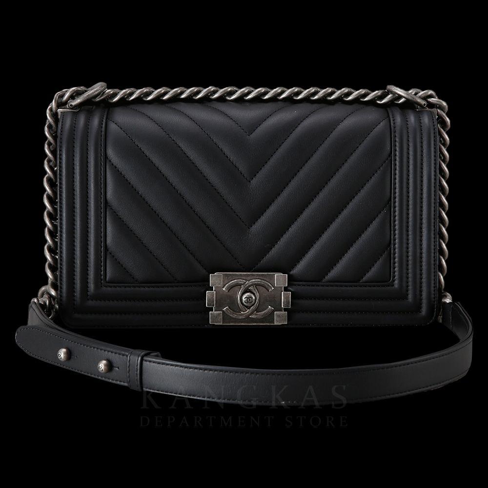 CHANEL(USED)샤넬  보이샤넬  쉐브론 미듐