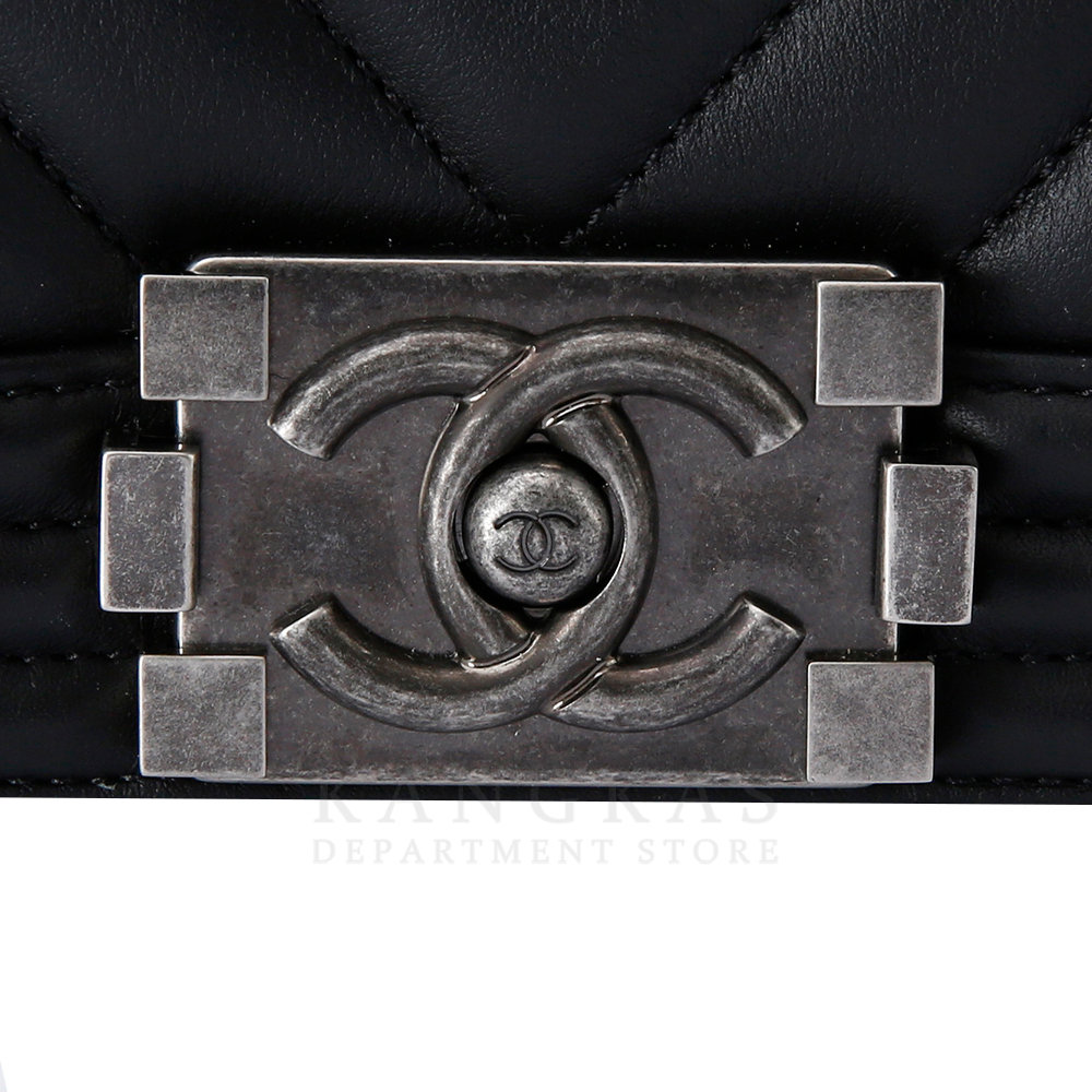 CHANEL(USED)샤넬  보이샤넬  쉐브론 미듐