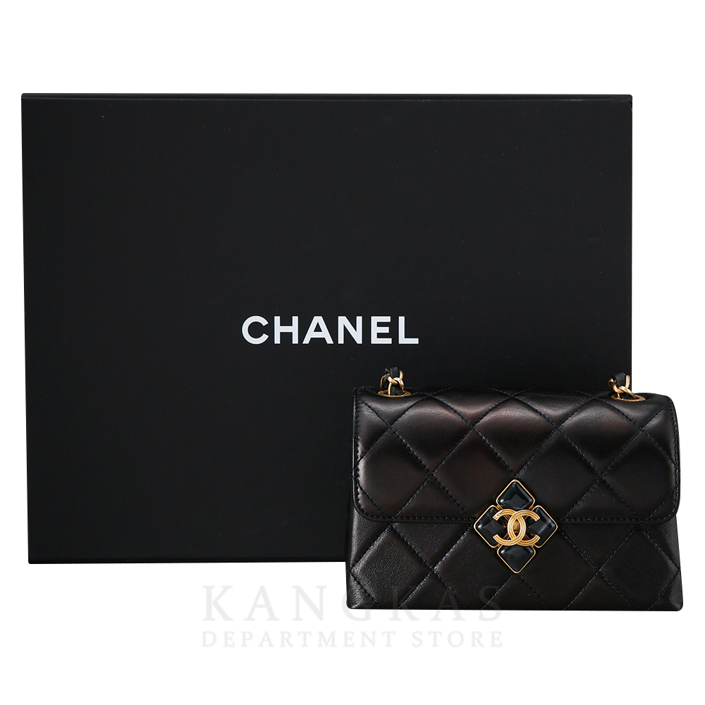 CHANEL 샤넬 시즌 다이아몬드락 체인 숄더백 (새상품)  NEW PRODUCT