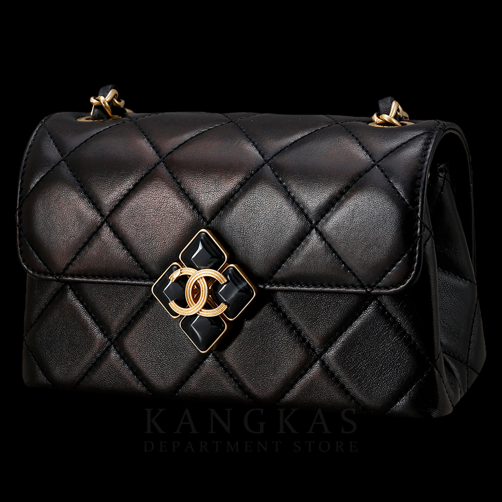 CHANEL 샤넬 시즌 다이아몬드락 체인 숄더백 (새상품)  NEW PRODUCT