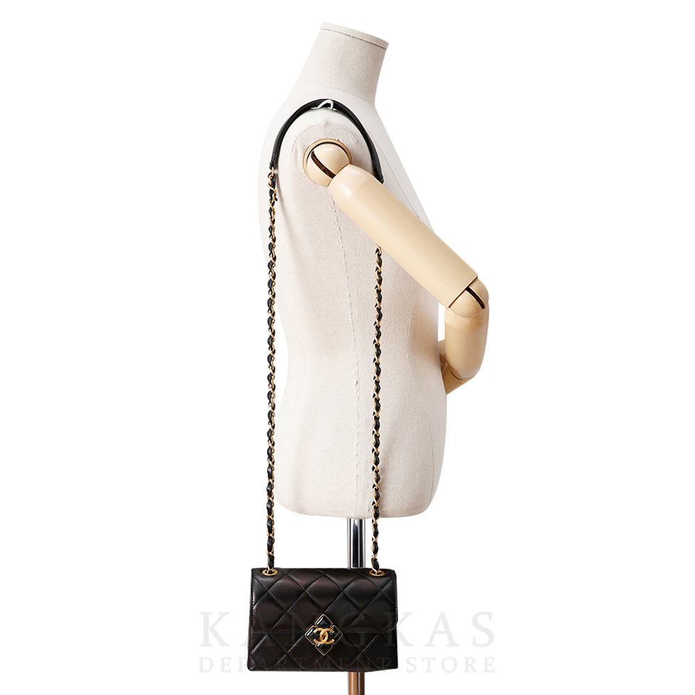 CHANEL 샤넬 시즌 다이아몬드락 체인 숄더백 (새상품)  NEW PRODUCT